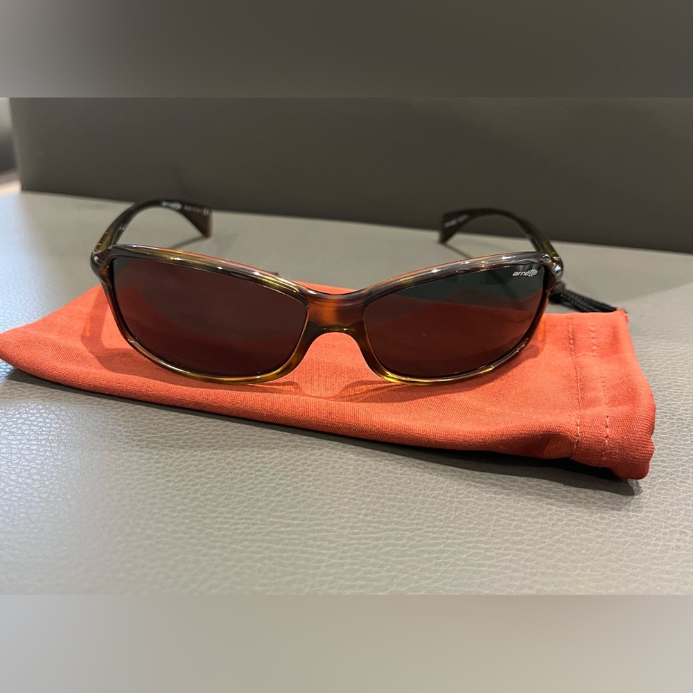 Vintage Arnette Brown Sunglasses with sleeve